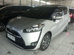 Toyota Sienta V CVT 2017 2