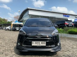 Toyota Sienta Q CVT 2017 Hitam 2