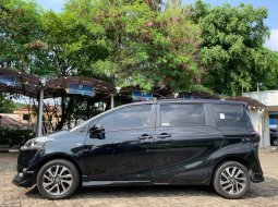 Toyota Sienta Q CVT 2017 Hitam 4