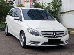 Mercedes-Benz B-CLass B 200 2014 putih pajak panjang cash kredit proses bisa dibantu 4