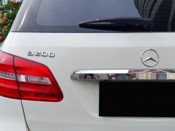 Mercedes-Benz B-CLass B 200 2014 putih pajak panjang cash kredit proses bisa dibantu 6