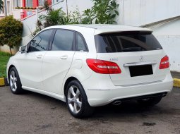 Mercedes-Benz B-CLass B 200 2014 putih pajak panjang cash kredit proses bisa dibantu 7