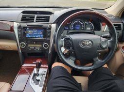 Jual mobil Toyota Camry 2014 9