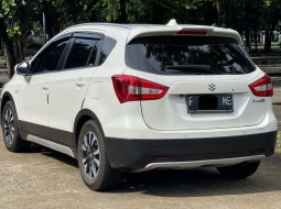 Jual mobil Suzuki SX4 S-Cross AT 2018 Putih siap pakai.!!! 4