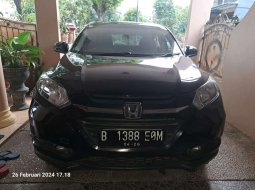 Honda HR-V E CVT Hitam 1