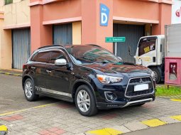 Mitsubishi Outlander PX AT 2017 Hitam Km low 61rbDP 21jt Full Service Record