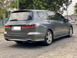 Honda Odyssey 2.4L 2012 Abu-abu 4