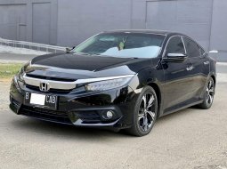 Honda Civic 1.5L Turbo 2017 Hitam 2