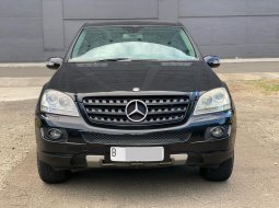 Mercedes-Benz M-Class ML 350 2006 Hitam 1