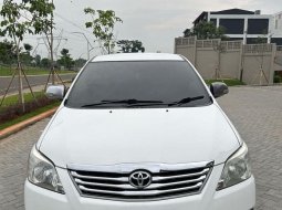 Toyota Kijang Innova E 2012 komplit