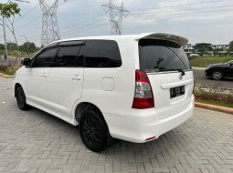 Toyota Kijang Innova E 2012 komplit 4