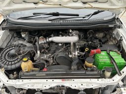 Toyota Kijang Innova E 2012 komplit 6