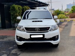 Toyota Fortuner G TRD 2015 putih diesel km150rban pajak panjang cash kredit proses bisa dibantu