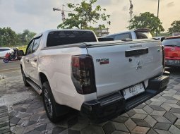 Mitsubishi Triton Ultimate AT Double Cab 4WD tahun 2023 Kondisi Mulus Terawat Istimewa 8