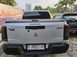 Mitsubishi Triton Ultimate AT Double Cab 4WD tahun 2023 Kondisi Mulus Terawat Istimewa 9