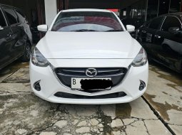 Mazda 2 R 1.5 AT ( Matic ) 2017 Putih Km 66rban Skyactive plat tangerang