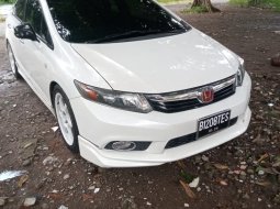 Honda Civic 1.8 i-Vtec Putih