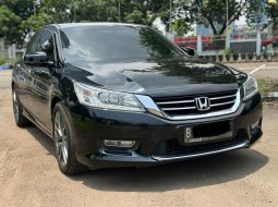 Promo mobil Honda Accord 2.4 VTi-L 2013 Sedan hitam siap pakai