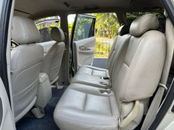 Toyota Kijang Innova G 2012 matic bensin 8