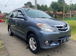 Daihatsu Xenia Xi 2010 tangan pertama