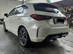 Honda City Hatchback RS AT ( Matic ) 2021 Putih Km Low 20rban Plat Bekasi 4