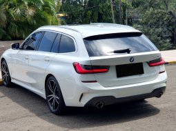 BMW 3 Series 320i M Sport 2021 putih km 8 rban cash kredit proses bisa dibantu 4