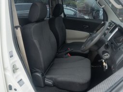 Daihatsu Luxio D 2022 Putih 4
