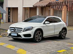 Mercedes 1.6 GLA200 Sport AMG AT 2014 Putih Km 40rb DP 11jt Full Service Record