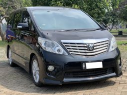 Toyota Alphard X 3