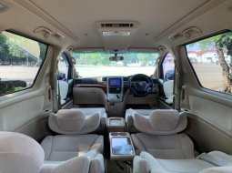 Toyota Alphard X 8