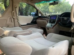 Toyota Alphard X 10