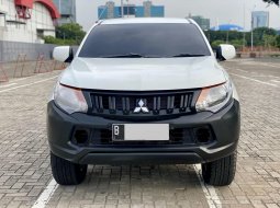 Mitsubishi Triton HDX MT Double Cab 4WD 2017 Putih 1