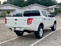 Mitsubishi Triton HDX MT Double Cab 4WD 2017 Putih 4