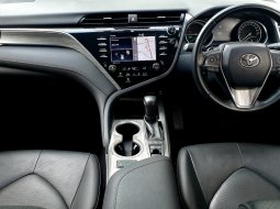 Toyota Camry 2.5 Hybrid 2020 hitam km 26ribuan cash kredit proses bisa dibantu 11