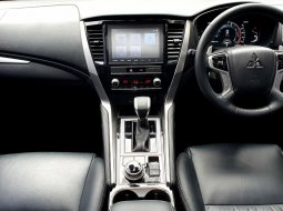 Mitsubishi Pajero Sport NewDakar Ultimate 4x4 A/T 2023 hitam km26ribuan cash kredit proses bs dbantu 13