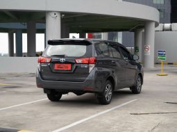 Toyota Kijang Innova V Luxury 2021 Abu-abu 7