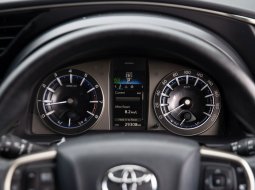 Toyota Kijang Innova V Luxury 2021 Abu-abu 17