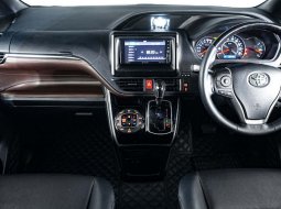 Toyota Voxy 2.0 A/T 2019 6