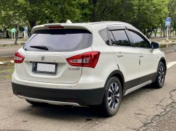 Suzuki SX4 S-Cross AT 2018 Putih 4