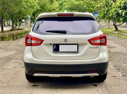 Suzuki SX4 S-Cross AT 2018 Putih 5