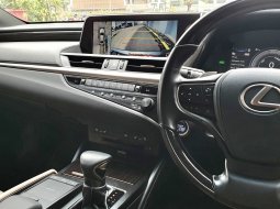Lexus ES 300h Ultra Luxury 2019 abu km24ribuan cash kredit proses bisa dibantu 14