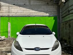 Ford Fiesta S 2012 1