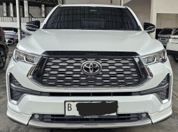 Toyota Innova Zenix Q Hybrid Modelista A/T ( Matic ) 2022/ 2023 Putih Km 9rban Gress Siap Pakai