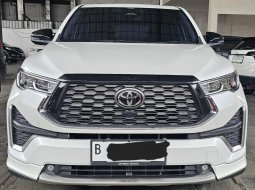 Toyota Innova Zenix Q Hybrid Modelista A/T ( Matic ) 2022 Putih Km Cuma 6rban Mulus Siap Pakai
