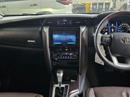 Toyota Fortuner VRZ A/T ( Matic Diesel ) 2017 Hitam Km 89rban Mulus Siap Pakai Good Condition 8