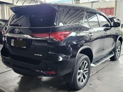 Toyota Fortuner 2.4 VRZ A/T ( Matic ) 2017 Hitam Km 89rban Mulus Siap Pakai Good Condition 5