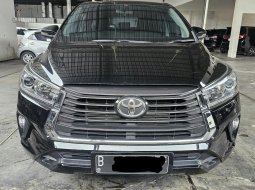 Toyota Innova V 2.4 Diesel MT ( Manual ) 2021 / 2022 Hitam Km Antik Low 8rban Good Condition