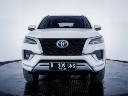 Toyota Fortuner 2.4 VRZ AT 2021 1