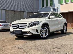 Mercedes-Benz GLA 200 Gasoline 2015 urban gla200 mercy dp 7jt siap TT om tante