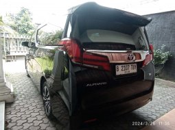 Toyota Alphard 2.5 G A/T 2018 Hitam 10